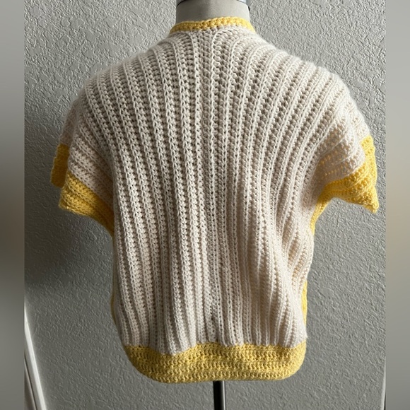 Handmade Crocheted cream w Yellow Trim sweater Cardigan Women’s Size Medium M - Picture 3 of 4